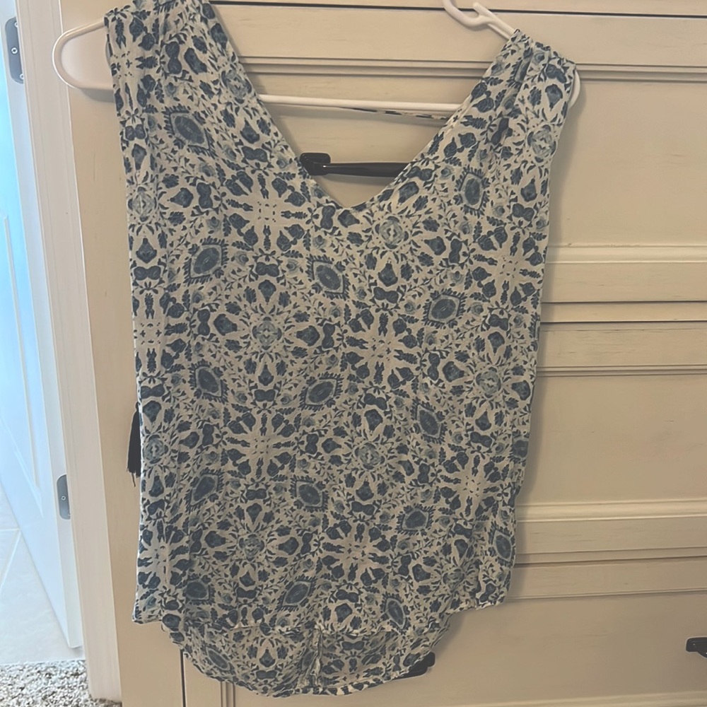 Jessica Simpson top